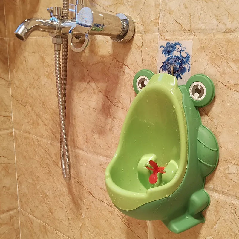 Frog Wall-Mounted Potty Trainer